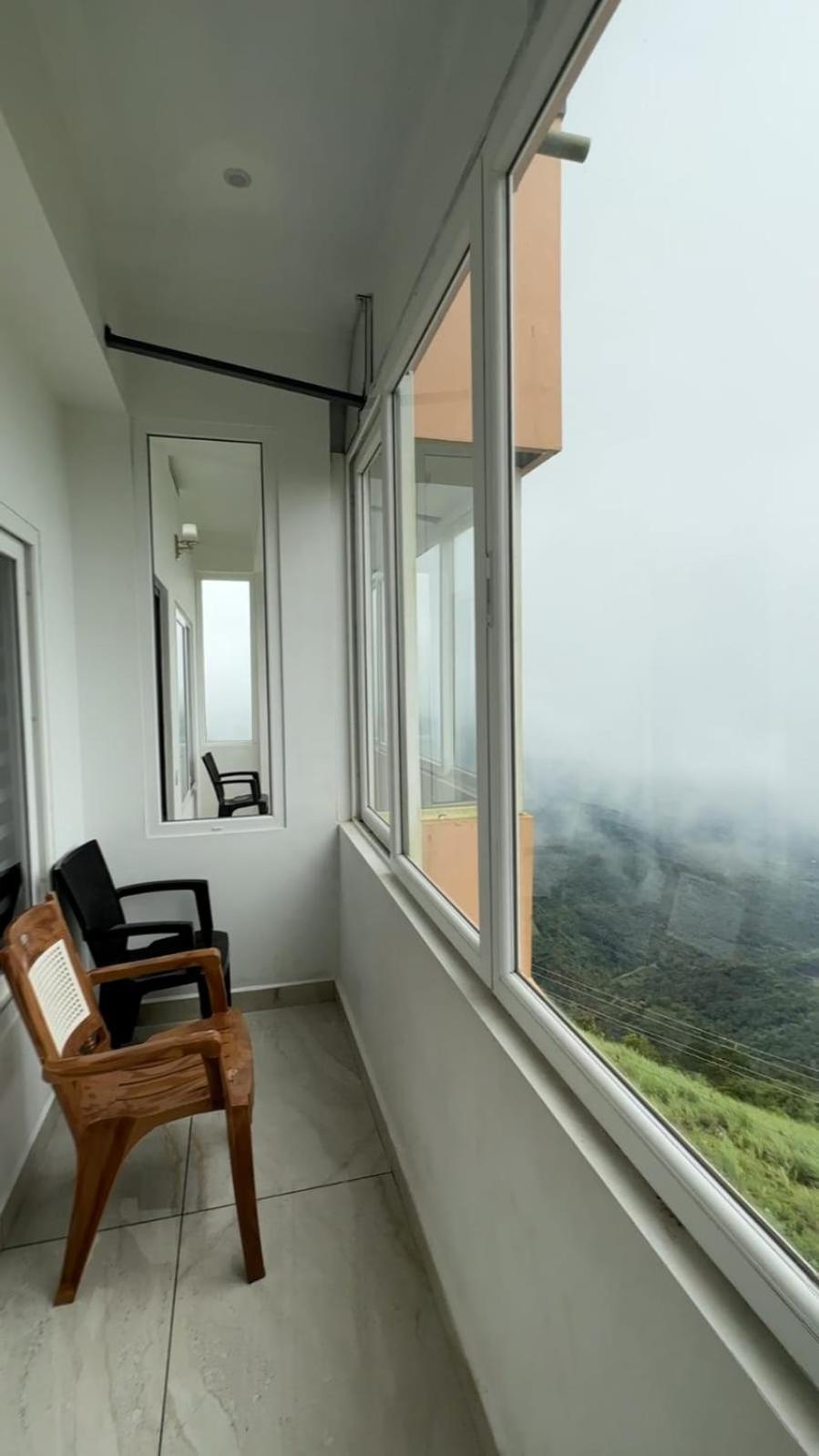 Himasailam Pool Resort Vagamon Bagian luar foto